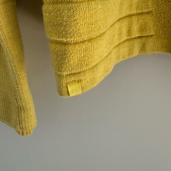 Lululemon Athletica Lightning Bold 1/2 zip Yellow Half-Zip Sweater size small - Picture 7 of 11
